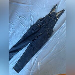 Levi’s overalls, new w/o tag